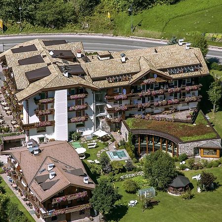 Hotel Gran Paradis カンピテッロ・ディ・ファッサ エクステリア 写真