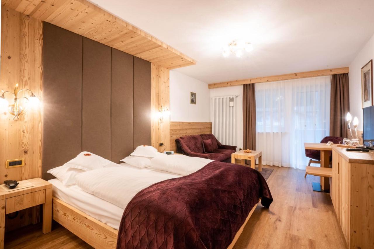 Hotel Gran Paradis カンピテッロ・ディ・ファッサ エクステリア 写真