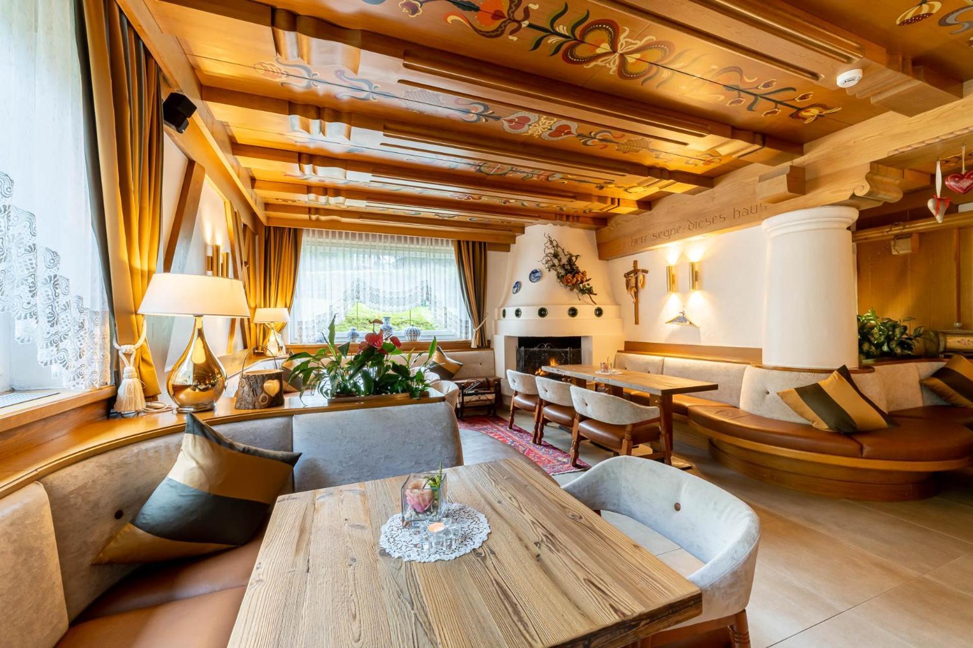 Hotel Gran Paradis カンピテッロ・ディ・ファッサ エクステリア 写真
