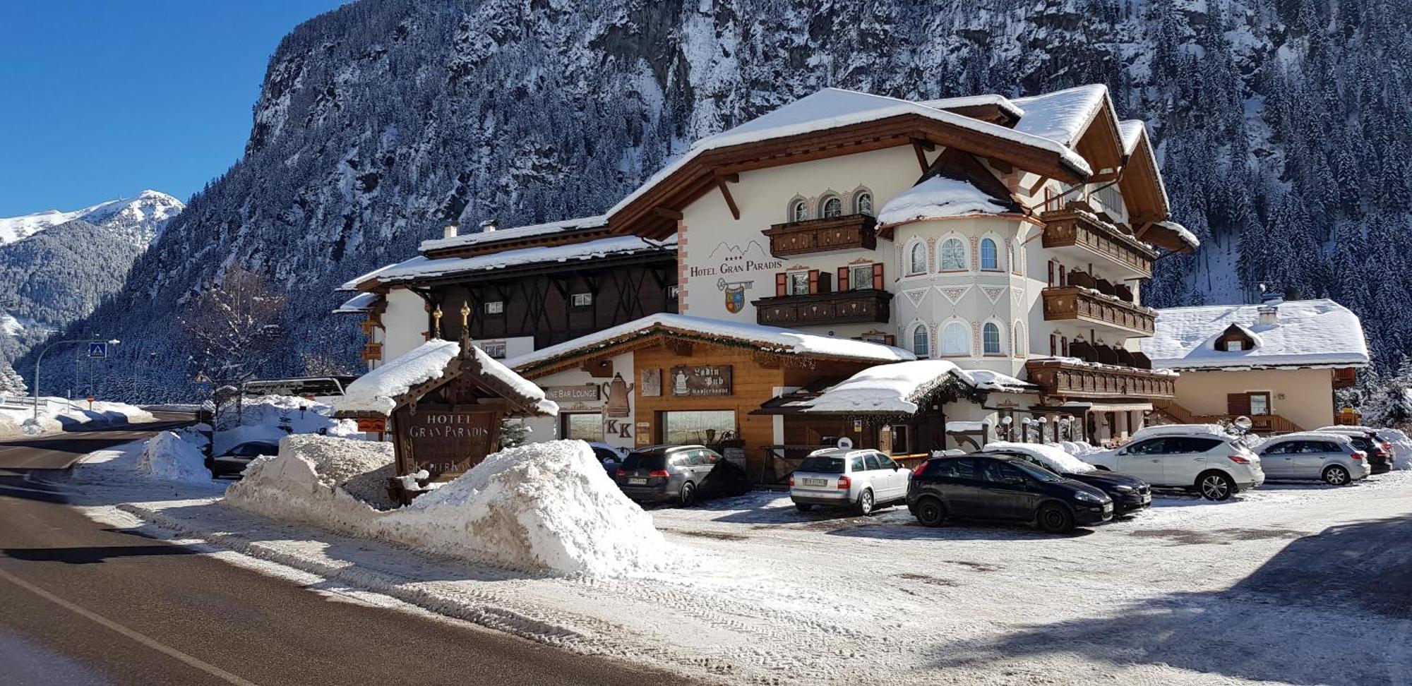 Hotel Gran Paradis カンピテッロ・ディ・ファッサ エクステリア 写真