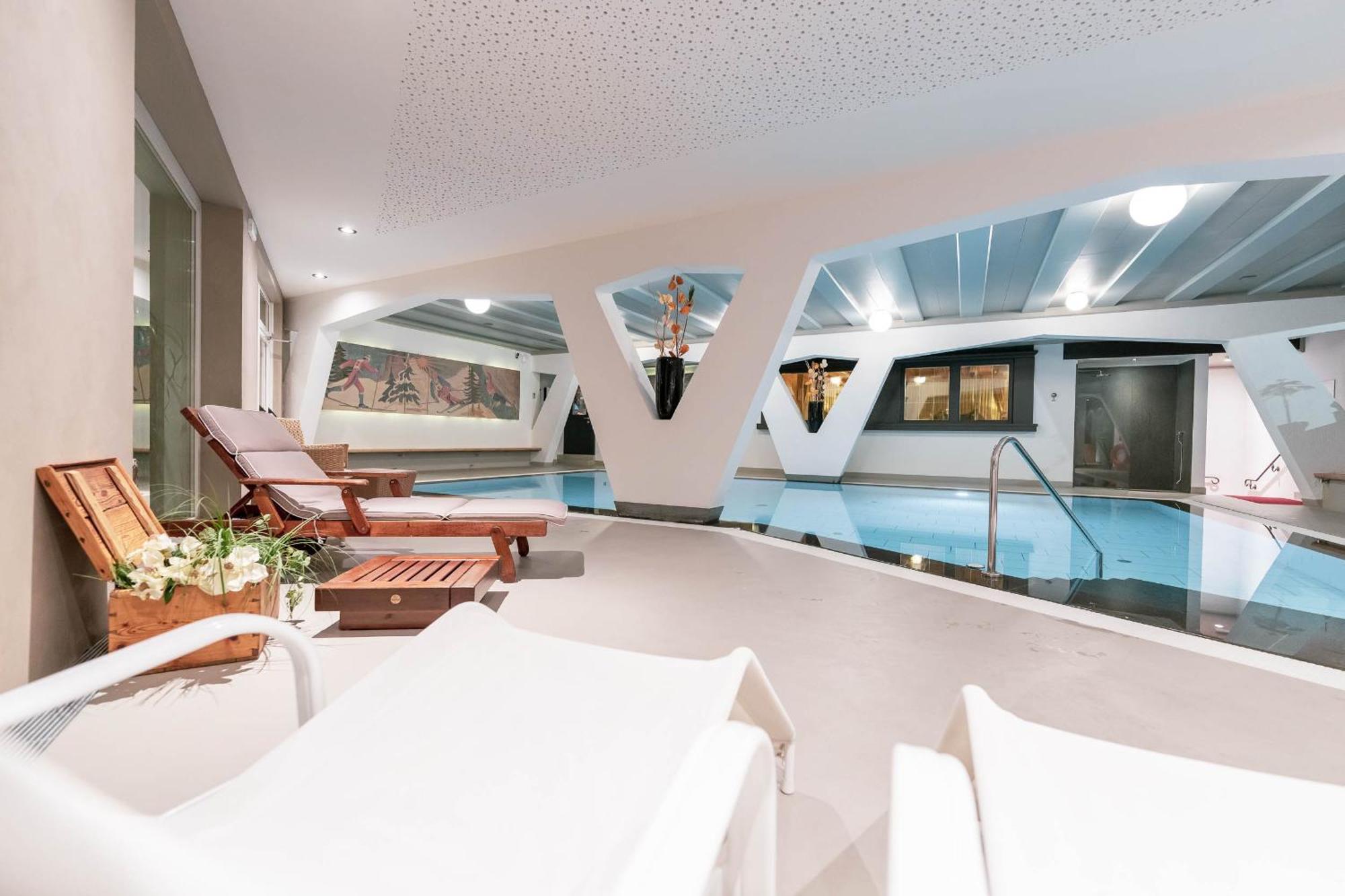 Hotel Gran Paradis カンピテッロ・ディ・ファッサ エクステリア 写真