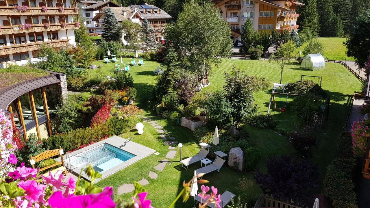 Hotel Gran Paradis カンピテッロ・ディ・ファッサ エクステリア 写真