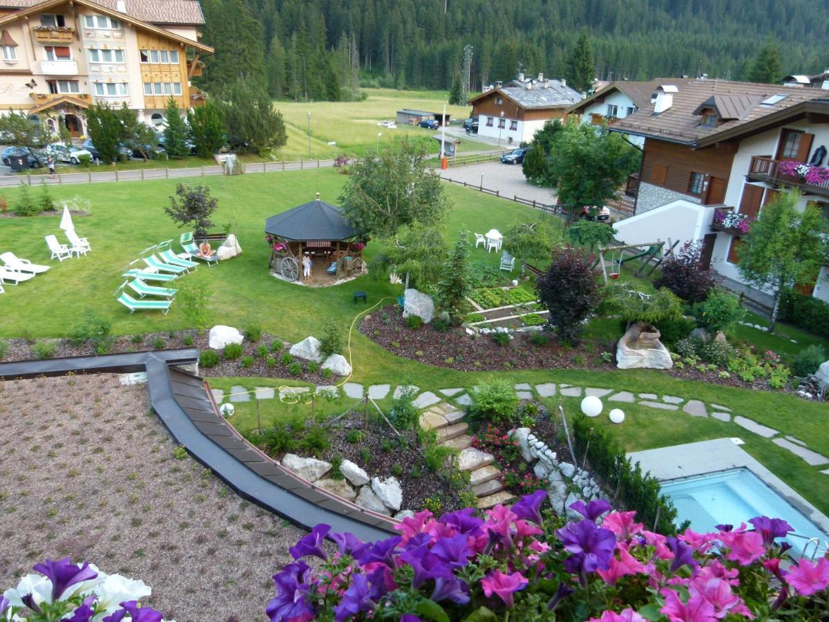 Hotel Gran Paradis カンピテッロ・ディ・ファッサ エクステリア 写真